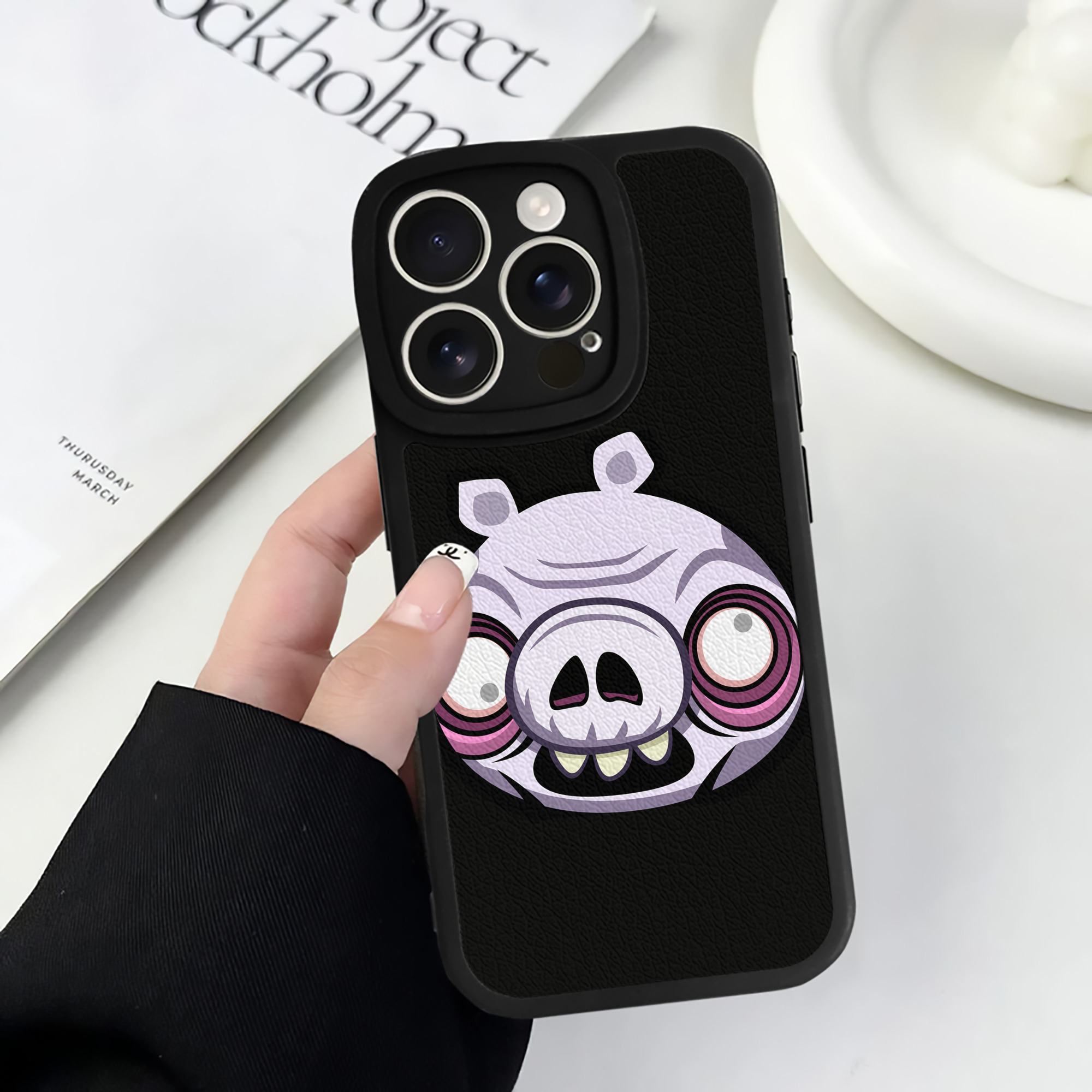 （画像用） Angry Birds アングリーバード 【iPhone 16シリーズ対応】シリコンスマホケース（レザー調） 材質：シリコン